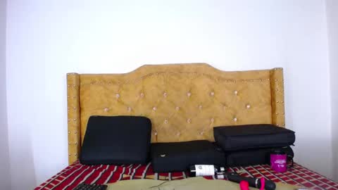 kihara_23 online show from May 18, 2026, 8:03 pm
