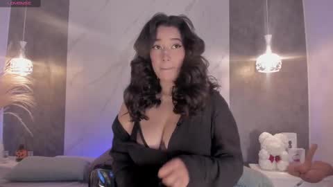 Snapshot of kiiimthompson chatting on October 14, 2025, 5:47 pm Kim Thompson online show from October 14, 2025, 5:47 pm