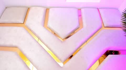 Kim online show from December 7, 2024, 10:34 am