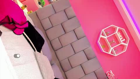 kiishanny online show from November 1, 2025, 8:33 pm