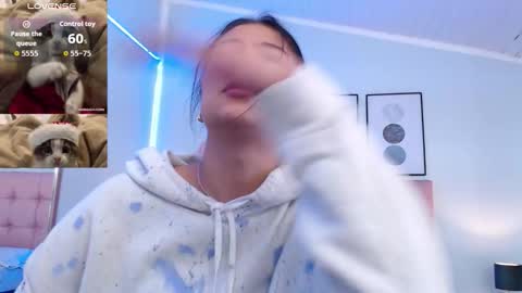 kIKI online show from November 15, 2025, 6:48 pm