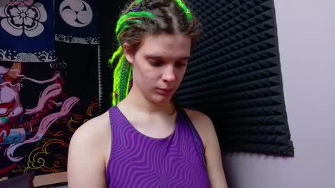 Kiki online show from November 28, 2025, 10:07 am