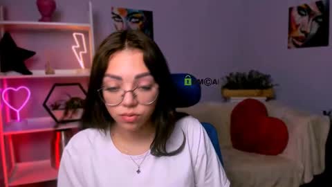 kiki_swan online show from March 10, 2025, 9:53 am
