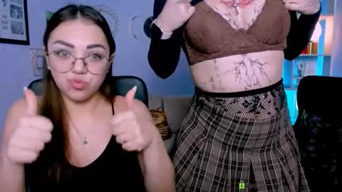 kiki_swan online show from January 13, 2026, 7:02 am