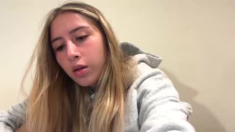 Snapshot of kikibae2 chatting on November 3, 2025, 11:26 pm kikibae2 online show from November 3, 2025, 11:26 pm