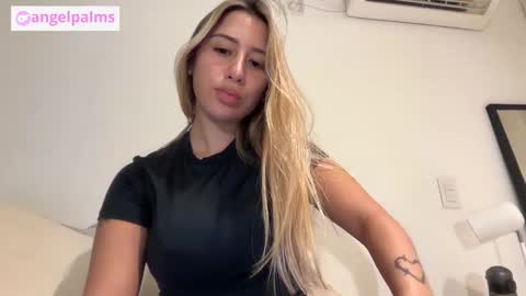 Snapshot of kikibae2 chatting on November 22, 2025, 2:10 am kikibae2 online show from November 22, 2025, 2:10 am