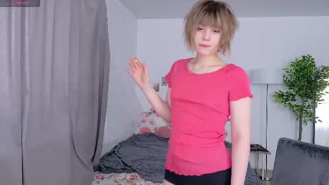 Kiki online show from June 28, 2026, 2:28 am