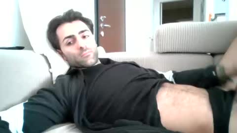 kikkus01 online show from February 19, 2025, 1:39 pm