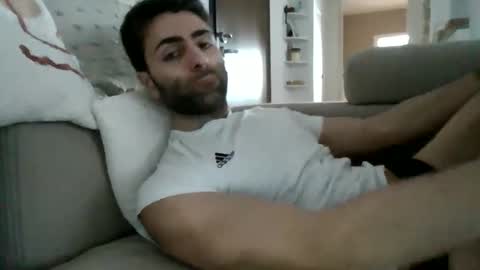 kikkus01 online show from February 18, 2026, 11:28 am