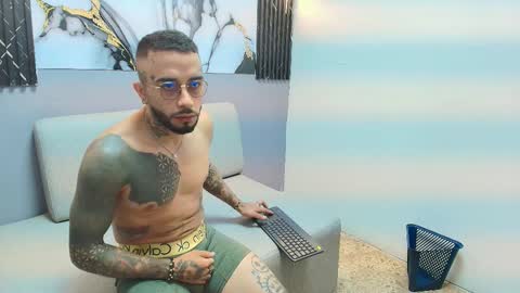 Snapshot of kile_nolan chatting on October 31, 2025, 10:44 pm kile online show from October 31, 2025, 10:44 pm