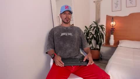 Kilua Muscle guy online show from November 8, 2025, 9:46 pm