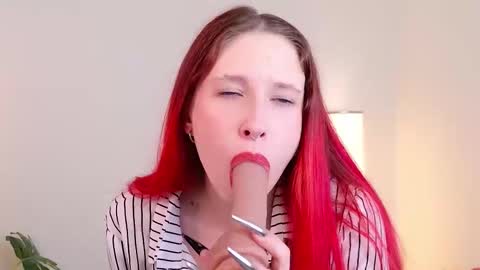 Snapshot of kim___red chatting on February 23, 2026, 9:34 pm Kim online show from February 23, 2026, 9:34 pm