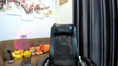 Kim online show from April 13, 2026, 5:13 am