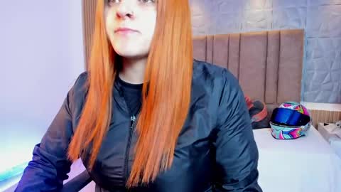 Snapshot of kim_brown_ chatting on May 13, 2026, 11:29 am Kim online show from May 13, 2026, 11:29 am