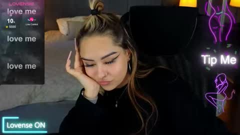 Kim online show from October 19, 2025, 8:37 am