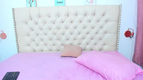 kim_eli online show from February 14, 2025, 2:18 am