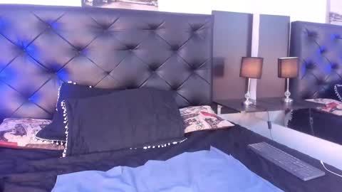 Kim Marquez online show from November 29, 2025, 6:44 pm