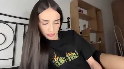 Snapshot of kim_oberlin chatting on June 30, 2026, 2:07 pm Kim Oberlin online show from June 30, 2026, 2:07 pm