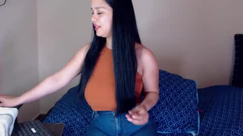 Snapshot of kim_perrii chatting on February 5, 2025, 5:31 pm Kim online show from February 5, 2025, 5:31 pm