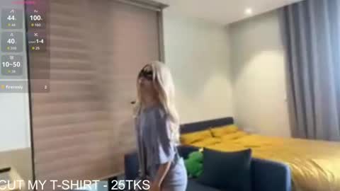 Kim online show from October 19, 2025, 4:46 am