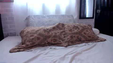 Kim  Yuk online show from November 25, 2025, 5:13 pm