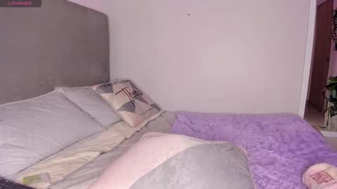 Snapshot of kimapril chatting on February 10, 2026, 8:35 pm April online show from February 10, 2026, 8:35 pm