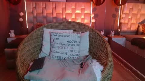 Snapshot of kimberlee_moon chatting on February 25, 2026, 10:30 pm Kym online show from February 25, 2026, 10:30 pm