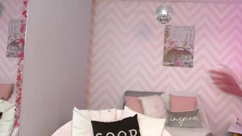 Snapshot of kimberlee_moon chatting on February 27, 2026, 12:05 pm Kym online show from February 27, 2026, 12:05 pm