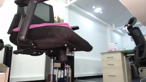 Kimberly 1200-1900 GMT-5 online show from February 25, 2025, 5:47 pm