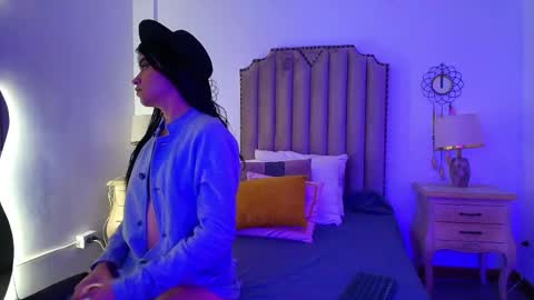 kimberly colle7 online show from May 25, 2026, 3:34 am