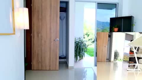 Melissa online show from December 3, 2025, 8:07 pm