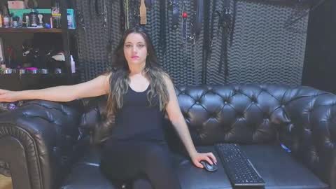  KIMBERLY SWAN  online show from January 21, 2025, 2:43 am