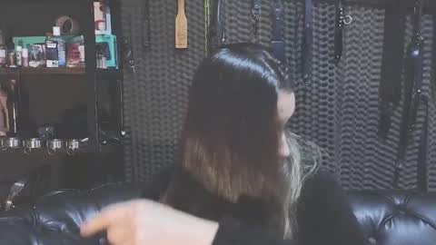  KIMBERLY SWAN  online show from February 7, 2025, 4:16 am