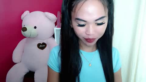 Snapshot of kimberly_tart chatting on March 27, 2026, 11:04 pm Kimberly online show from March 27, 2026, 11:04 pm