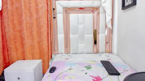 Snapshot of kimberly_xoxo_3 chatting on February 18, 2026, 3:24 am online show from February 18, 2026, 3:24 am