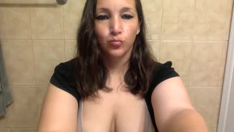 KimberlyLynn online show from October 29, 2025, 9:55 am
