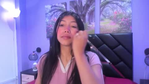 Kimberly Villalobos online show from November 25, 2025, 11:32 am