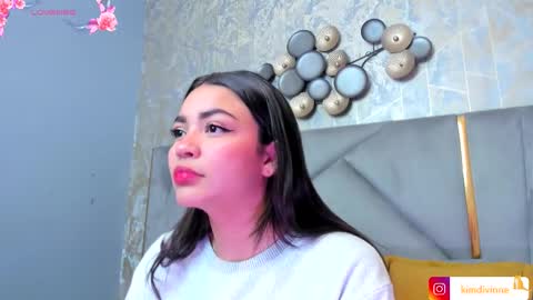 Snapshot of kimdevinne chatting on November 5, 2025, 2:44 am KIM online show from November 5, 2025, 2:44 am