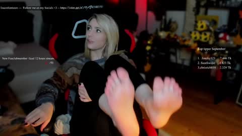 Wolfs Girl online show from September 24, 2025, 5:27 pm