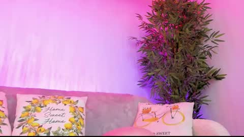 Natalie online show from September 30, 2025, 7:30 pm