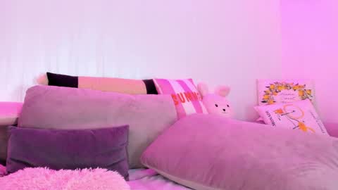 Natalie online show from April 15, 2026, 4:19 am