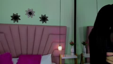 kimluna1 online show from April 10, 2026, 1:38 pm