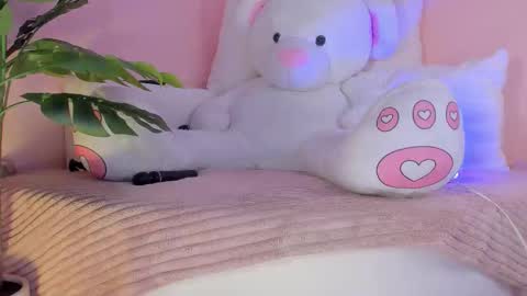 Kim  online show from December 17, 2025, 6:25 pm