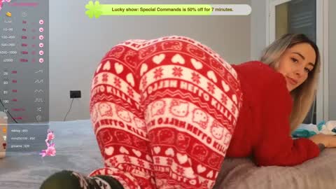 Snapshot of kimmie_ chatting on December 31, 2024, 9:53 am Kimmie online show from December 31, 2024, 9:53 am
