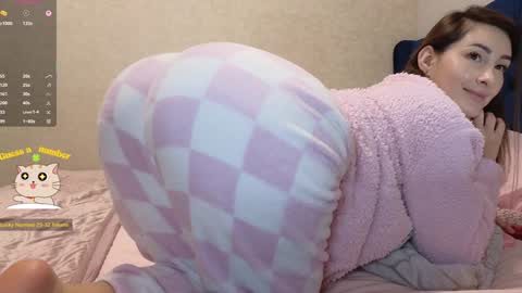 Snapshot of kimmie_ chatting on October 7, 2025, 6:49 pm Kimmie online show from October 7, 2025, 6:49 pm