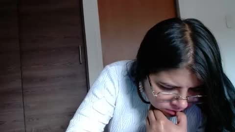 Kimmy online show from March 12, 2025, 3:29 pm