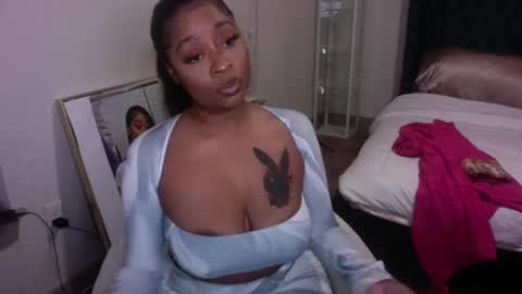 kimmyluxx online show from February 20, 2025, 4:28 am