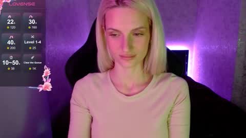 KimmySnow online show from October 17, 2025, 4:15 am