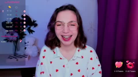 Hazel online show from April 19, 2026, 6:10 pm