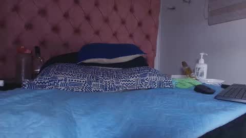 Snapshot of king_bella_ chatting on September 20, 2025, 3:07 am Bella online show from September 20, 2025, 3:07 am